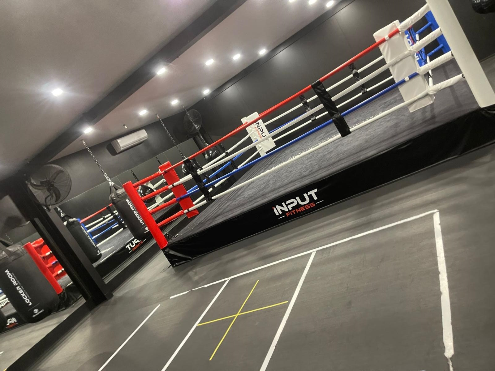 gym-cleaning-4 gym-cleaning-4